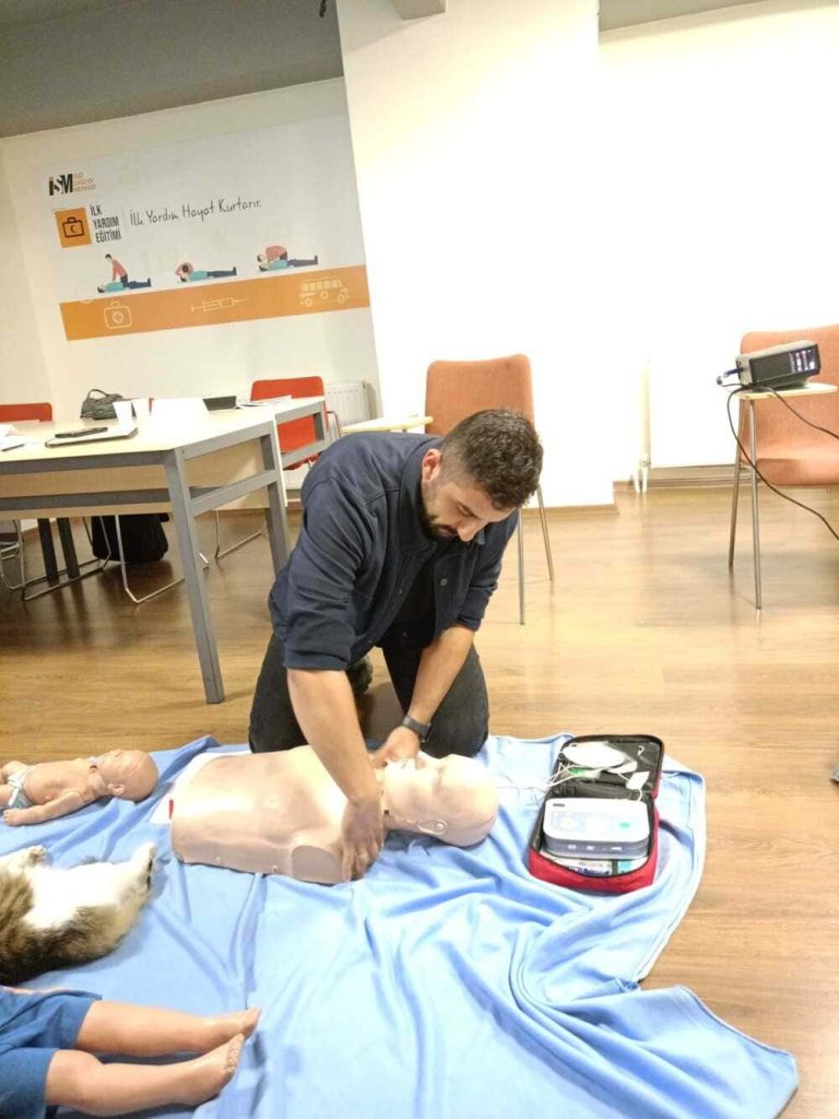 Otomatik Eksternal Defibrilatör (OED) Eğitimi